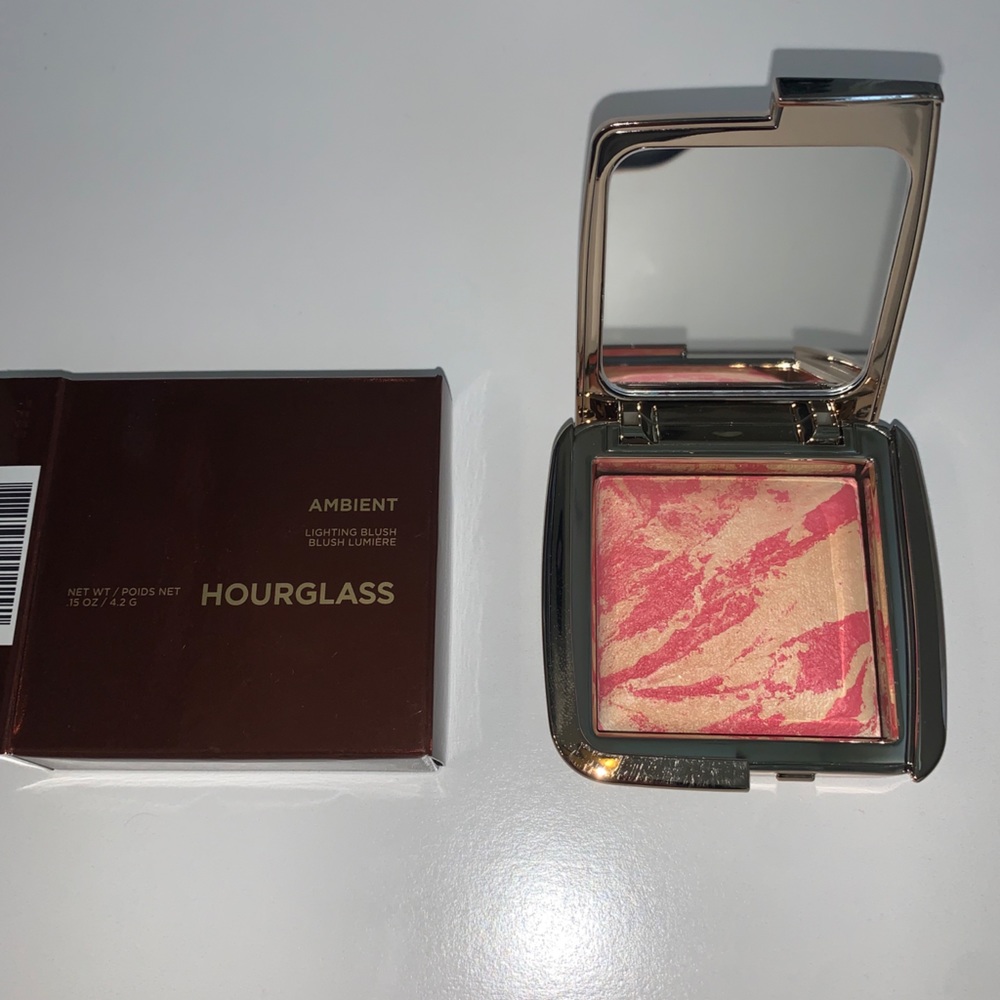 **BRAND NEW** Hourglass Ambient Lighting Blush